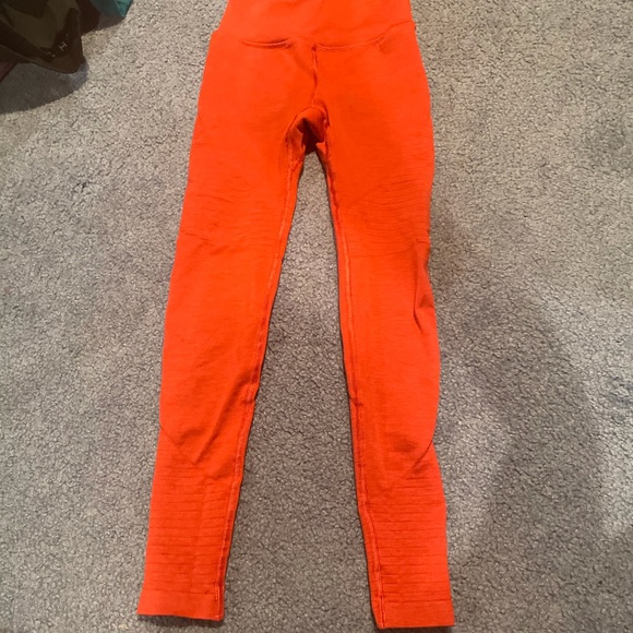 5 alphalete leggings - Picture 3 of 10